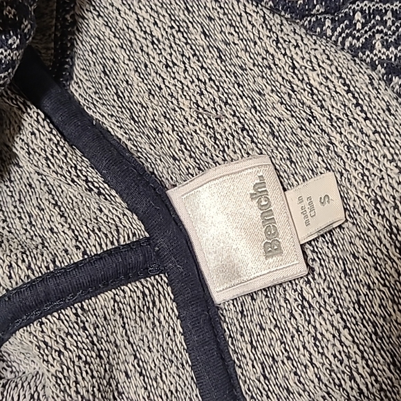 Bench hoodie - Picture 7 of 9